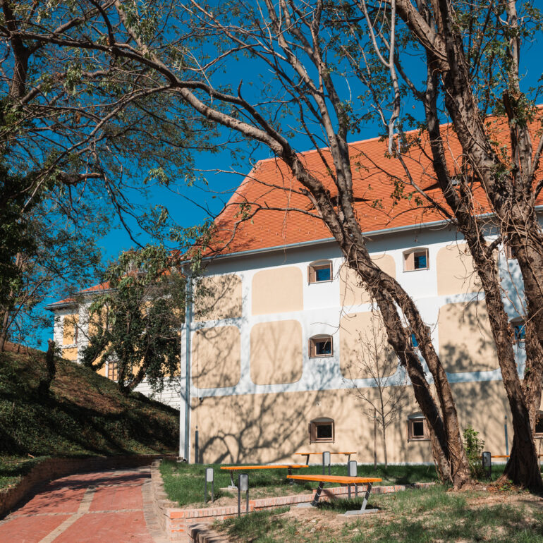 [Granarium] Zavirite u sobe novoobnovljene stare Žitnice iz 18. stoljeća