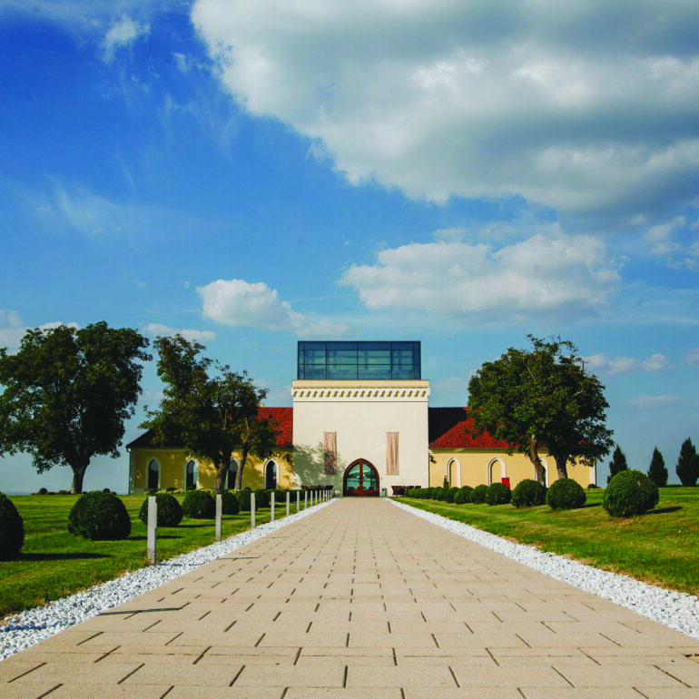 [Vino, slastice i vinski kokteli na Principovcu] Novi koncept Ladanjskog imanja Principovac
